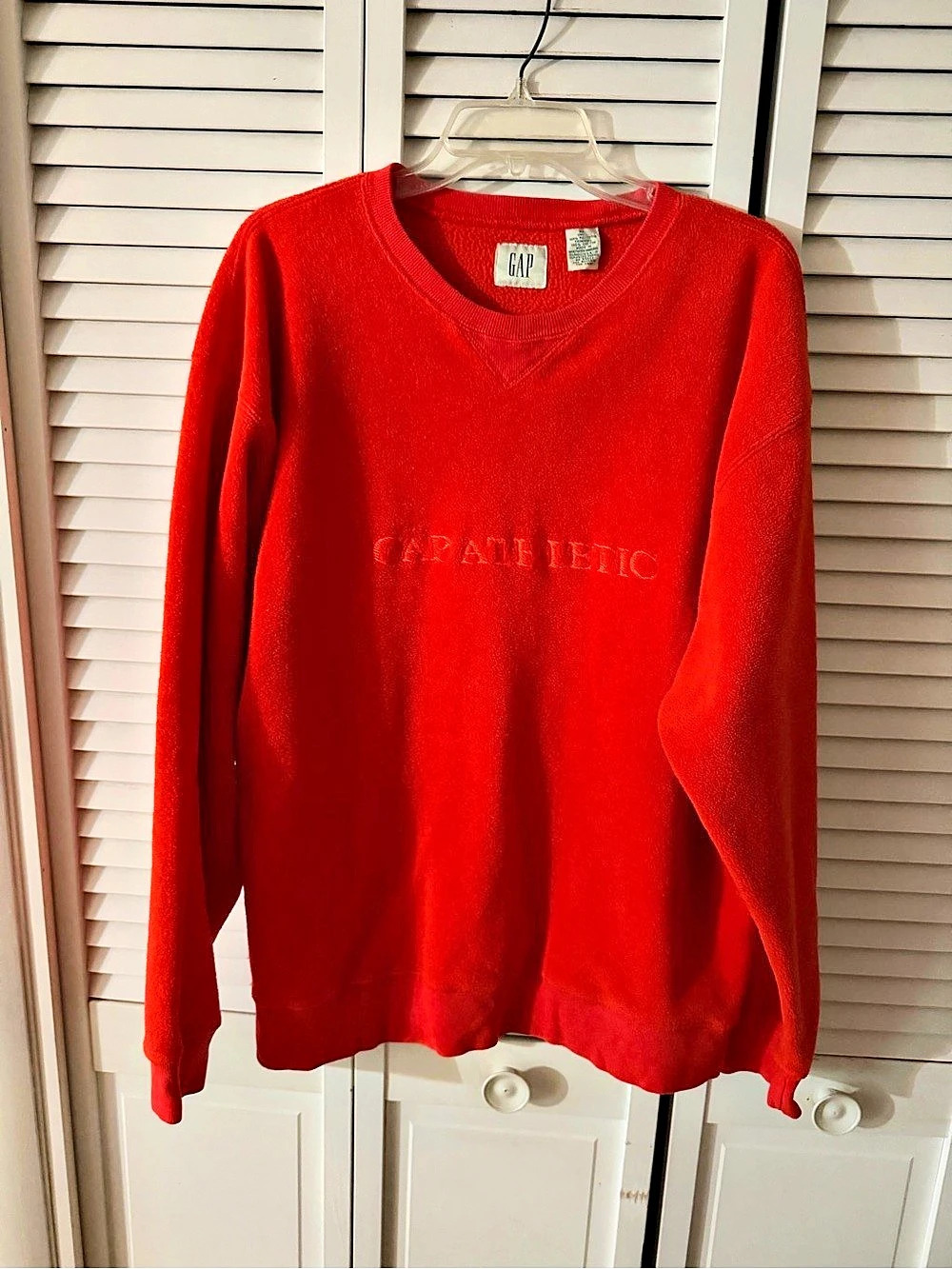 Gap Red Crewneck Swestshirt